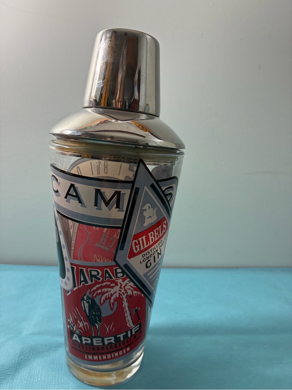 Retro Style Cocktail Shaker - Picture 3 of 7